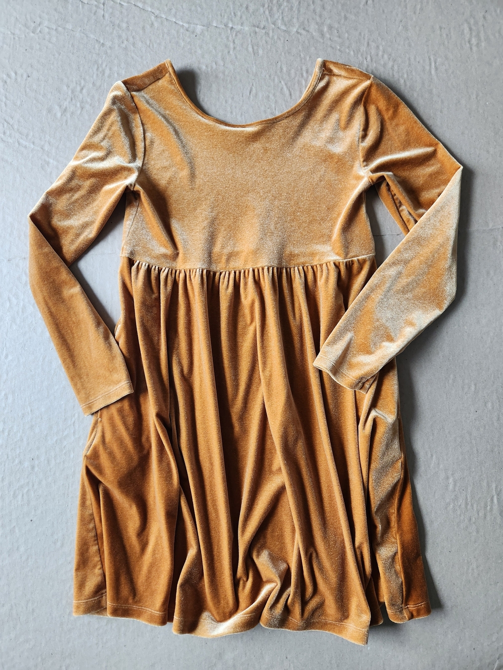 Girls' Velvet Long-Sleeve Dress in Pumpkin Color